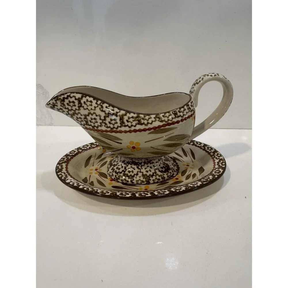 Temptations by Tara Old World Gravy Boat with Underplate Serving Dish Vtg TT12